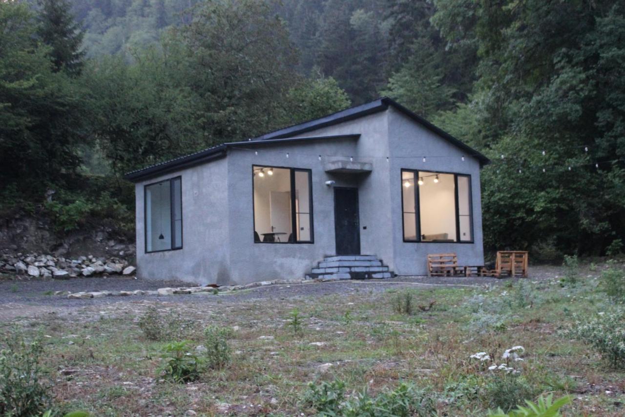 Cozy House In The Forest Боржомі Екстер'єр фото